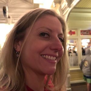 Meet your Posher, Lindsay